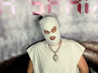 „БИ СНИМИЛ ПРОВОКАТИВЕН СПОТ СО НЕКОЈА ПОД 30 ГОДИНИ…“ ДЕВИТО ЗА КОЛЕГИТЕ, А ЈА ПОФАЛИ ТОКМУ НЕА!