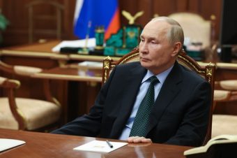 ПУТИН СЕРИОЗНО СЕ ЗАКАНУВА: „Ако Украина употреби валкана бомба…“