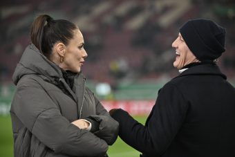 БАСТИЈАН И БРЕМЕНАТА ЕСТЕР ФАТЕНИ ЗАЕДНО ПРВПАТ ПО СКАНДАЛОТ! Швајнштајгер и водителката се сретнале на ова место!