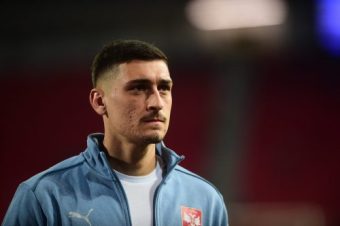 РЕАКЦИЈА ШТО ЈА ОБИКОЛУВА ЕВРОПА: Коментатор ЗА МАЛКУ НЕ ЗАПЛАЧЕ поради промашениот пенал на Албанија (ВИДЕО)