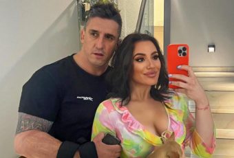 „СÈ УШТЕ НЕ ОЗДРАВЕА“ – Кристина и Кристијан излегоа од болница со синовите: „Конечно сме дома!“