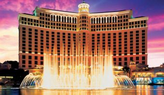 ТИКТОКЕРКАТА ИСФРЛЕНА ОД ХОТЕЛ ПОРАДИ ПИЖАМИ: „ИЗГЛЕДАВ ПОДОБРО ОД СИТЕ ТАМУ!“