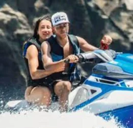 Љубов или скандал? Јамал (17) „уловен“ со 29-годишна ѕвезда на ОнлyФанс – јавноста поделена! (ФОТО)