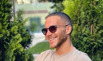 САША КОВАЧЕВИЌ СЛАВИ ЈУБИЛЕЕН РОДЕНДЕН! Згодниот дечко има тело како да има 20 години, а НЕМА ДА ПОВЕРУВАТЕ колку години НАВИСТИНА ПОЛНИ (ФОТО)