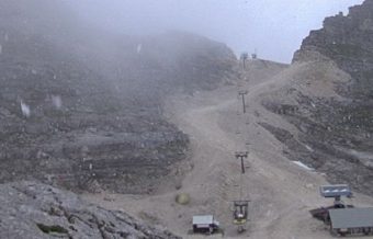 ПОВТОРНО АКТИВЕН ПОЖАРОТ КАЈ БЛАЦЕ – ЗАТВОРЕН ПАТОТ СКОПЈЕ-БЛАЦЕ И ГРАНИЧНИОТ ПРЕМИН!