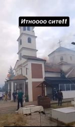 Пожар кај Бујковци ја зафати и црквата, сообраќајка поради чадот на автопатот Скопје–Куманово!