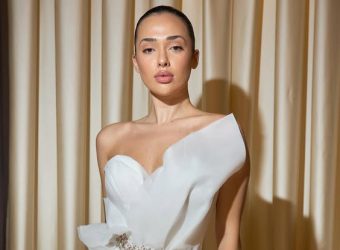 МАЈКА И ЌЕРКА ВО ЕМОТИВЕН МОМЕНТ! МАРТИЈА СИЛНО ЈА ПРЕГРНА МАЈКА СИ, ПА СПОДЕЛИ…(ФОТО)