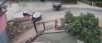 СМРТНА ЗОНА ВО ДРАЧЕВО: АВТОМОБИЛИ ЛЕТААТ НИЗ ДВОРОВИ! ГРАЃАНИТЕ ВО ПАНИКА! (ВИДЕО)