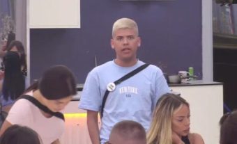 „ВО СТАНОТ НЕМАМ НИ КУПАТИЛО“ – УРОШ СТАНИЌ НА РАБОТ НА ЕГЗИСТЕНЦИЈА ПО ИЗЛЕГУВАЊЕТО ОД РИЈАЛИТИ: „НЕ ЗНАМ ШТО ДА ПРАВАМ СО ЖИВОТОТ…“