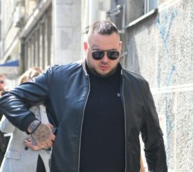 ЦАР СЕ ЗАКАНУВА СО ГОЛИ ФОТОГРАФИИ ОД ПОЛОВИОТ ОРГАН! Филип ужасно ја навреди Маја и Таки, МРЕЖИТЕ ГОРАТ! (ФОТО 18+)