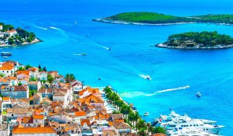 ТРАГЕДИЈА НА ХВАР: МАЖ СЕРИОЗНО ПОВРЕДЕН ВО ПОЗНАТ БАР ЗА ВРЕМЕ НА „НЕДЕЛАТА НА ЈАХТИ“