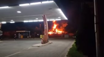 Пожар во Кочани: Изгореа три автобуси и едно комбе во близина на бензинска пумпа во Оризари!