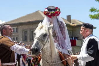 Галичник живее со традицијата: Почнува Галичката свадба со монодрама за Ѓорѓија Пулевски и богата тридневна програма!
