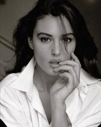 Моника Белучи – симбол на безвременска убавина!