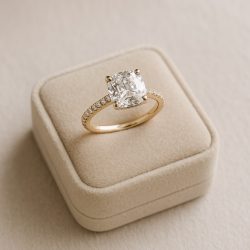 ВЕРЕНИЧКИ ПРСТЕН ВРЕДЕН НЕСКОЛКУ МИЛИОНИ ДОЛАРИ: ВЕРИДБАТА НА ТЕЈЛОР СВИФТ И ТРАВИС КЕЛС ПРЕДИЗВИКА ЛАВИНА РЕАКЦИИ!