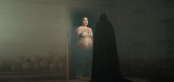 ИВОНА ЈО СЕ МОЛИ: НИ ИСПРАЌА ДЛАБОКА „МОЛИТВА“ ПРЕКУ НОВИОТ СПОТ