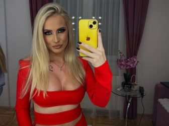 МИЛИЦА ВЕЛИЧКОВИЌ И ПРИУШТИ КРАЛСКИ ТРЕТМАН НА СВОЈАТА МИЛЕНИЧКА! Терза „изгоре“ поради снимката?! (ФОТО)