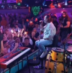 Будва на нозе! Аца Лукас направи општ хаос во дискотеката „Омниа“! (ВИДЕО)