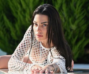 „Ме влечеше по земја за коса!“ – Тара Симов ја открива вистината за НЕМИЛОСРДНИОТ НАПАД ВО ОХРИД! Погледнете ја цела вистина во најновата епизода на Скапирај Тару! (ВИДЕО)