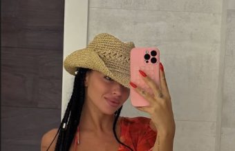 СИЛИКОНИ НА ИЗВОЛТЕ! Теодора шокираше со својот изглед: Градите во прв план, корсетот едвај издржува!