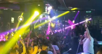 „ВОЛИШ ЛИ МЕ“ НЕ ПРЕСТАНУВА ДА БИДЕ ХИТ! ЛУКАС ПОКАЖА ШТО НАЈМНОГУ ГИ ВОЗБУДУВА ЛУЃЕТО НА НЕГОВИТЕ НАСТАПИ! (ВИДЕО)