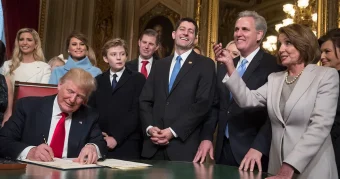 НАЈБОГАТИОТ КАБИНЕТ ВО ИСТОРИЈАТА НА САД: СОВЕТНИЦИТЕ НА ТРАМП ВРЕДАТ 7,5 МИЛИЈАРДИ ДОЛАРИ!