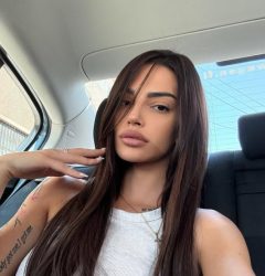 ИТНО ОГЛАСУВАЊЕ НА ТАРА СИМОВ! Решена да стави крај на ЛАГИТЕ! (ФОТО)