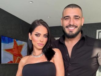 СЕ СОБЛЕЧЕ КАТАРИНА ЛАЗИЌ! Во прв план ВИТКИ НОЗЕ, а само погледнете го стомакот – СЕКОЈ МУСКУЛ ВИДЛИВО ОЦРТУВА! (ФОТО)