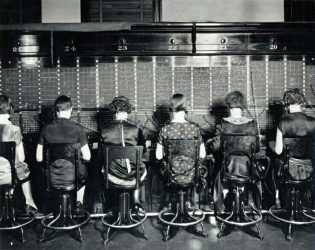 СКАНДАЛ ОД МИНАТОТО: Како ги проверувале секретарките пред да добијат работа?!