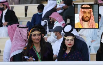 ЖЕНИТЕ ВО САУДИСКА АРАБИЈА СЕГА МОЖАТ САМИ ДА СИ ОДБЕРАТ КАКО ЌЕ СЕ ОБЛЕЧАТ БЕЗ ДОЗВОЛА ОД МАШКИ ЛИЦА, ВЕЛИ КРУНСКИОТ ПРИНЦ!