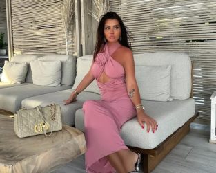 СОФИЈА КАРАКАЕВА ОТПАТУВА – ШТО СЕ КРИЕ ЗАД НАЈНОВАТА ДЕСТИНАЦИЈА? (ФОТО)