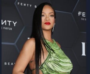 ОВА ГО ЧЕКАА СИТЕ ДА ГО ЧУЈАТ: РИЈАНА ГО ОТКРИ ПОЛОТ НА БЕБЕТО! (ФОТО)