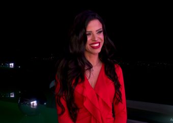 КРИСТИНА ДИМИТРИ БЛЕСКА СО ПОСЕБЕН СЈАЈ – ПЕЈАЧКАТА ОТКРИ КОЈ ЈА РАЗНЕЖНУВА СО ПОДАРОЦИ И ВНИМАНИЕ! (ФОТО)