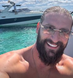 НЕВИДЕНА ЗАБАВА НА ИБИЦА: НЕНАД СИЊОРИ ГО ПРОСЛАВИ РОДЕНДЕНОТ СО МАШКО ДРУШТВО НА ЈАХТА!