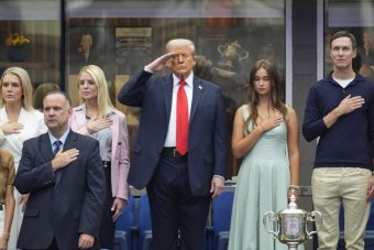 ТРАМП ПРЕДИЗВИКА ХАОС НА УС ОПЕН! Мечот доцнеше поради безбедносни проверки!