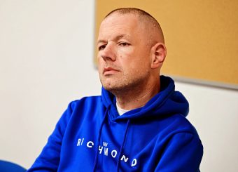 ЧОМБЕ ГО ЧУВА ПОЛИЦИЈА ПРЕД ЗГРАДА?! СКАНДАЛОЗЕН ФЕЈСБУК СТАТУС НА ПОРАНЕШНИОТ ДИРЕКТОР НА ЗООЛОШКА!