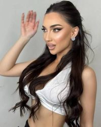 Свеќи, некажаните гревови и Љупка Арсовска – со кого ја минуваше вечерта?