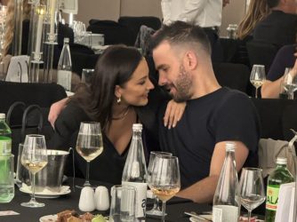 НА АЛЕКСАНДРА И ФИЛИП ИМ СТИГНА ШОКАНТЕН ПОДАРОК НА ДОМАШНА АДРЕСА! Комшиите во ШОК!