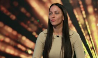 „ЕДВАЈ ПРЕЖИВЕАВ, ГО МОЛЕВ БОГА ДА МИ ГИ ПРОСТИ ГРЕВОВИТЕ“ – ПЕЈАЧКАТА НЕ МОЖЕ ДА СЕ СОЗЕМЕ, ЕВЕ ШТО Ѝ СЕ СЛУЧИЛО!