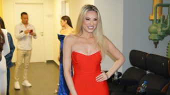 РАДА МАНОЈЛОВИЌ НАЈДЕ НОВ ДЕЧКО! ГИ МЕНУВА КАКО ЧАРАПИ, ЈАВНО ПРОГОВОРИ: „ЌЕ ТРПАМ СÈ, САМО НЕКА МЕ НЕКОЈ САКА!“