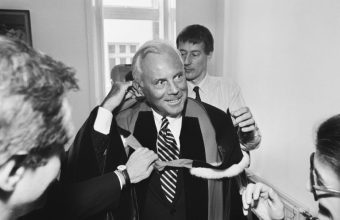 КОЈ ЌЕ ЈА НАСЛЕДИ ГОЛЕМАТА МОДНА ИМПЕРИЈА НА ЏОРЏО АРМАНИ?