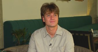 „ПОРАДИ ЖЕНИТЕ СЕ ВРТИ СВЕТОТ!“ – Јаков Јозиновиќ ексклузивно за ХАЈП ТВ: Откри какви девојки му се допаѓаат (ВИДЕО)