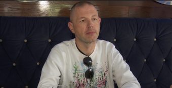 „СТРАДАВ ОД АНКСИОЗНОСТ ПО ЗАГУБАТА НА ТАТКО МИ, СÈ БИ ДАЛ ДА ДОЗНААМ ЗОШТО МИ ЈА ЗАПАЛИЈА КОЛАТА!“ – ЃОРГИ ГАЛЕТАНОВСКИ – ЧОМБЕ ВО ОТВОРЕНО И ИСКРЕНО ИНТЕРВЈУ ЗА ХАЈП МК! (ВИДЕО)