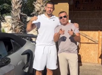 БАЛКАНСКА ЕЛИТА НА КУП! БАКА ПРАСЕ НА ГОСТИ КАЈ МОНО АЛЕКС, ЛУКСУЗНО ДРУЖЕЊЕ КОЕ СИТЕ ГО КОМЕНТИРААТ! (ВИДЕО)