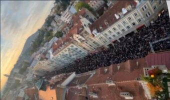 ВОЗНЕМИРЕНОСТ ВО САРАЕВО: Променет сообраќаен режим поради голем број граѓани кои пристигнуваат на погребот на Халид Бешлиќ.