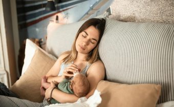 ИСТРАЖУВАЊЕ ОТКРИВА: МАЈЧИНСТВОТО Е ИЗЕДНАЧЕНО СО НАПОР ЕДНАКОВ НА ТРИ ПОЛНИ РАБОТНИ МЕСТА!