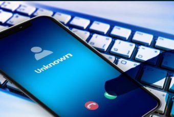 ДОКАЖАНО: СИНОТО СВЕТЛО ОД ЕКРАНИТЕ ГО ЗАБРЗУВА СТАРЕЕЊЕТО!