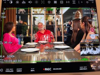 „БОС ИЛИ ХАЏИЈА“ руши рекорди во кинематографијата на БиХ – повеќе од 100 актери и најдолг снимачки ден на ситком досега!