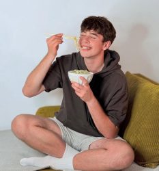 Дали Александар Динев докажа дека е вистински домаќин?