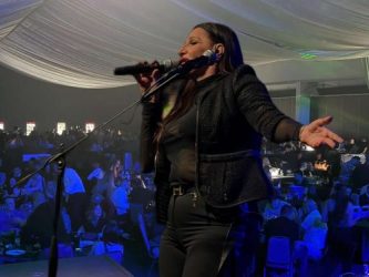 МАЛКУ Е ДА СЕ КАЖЕ ЅВЕЗДА! МИРА ШКОРИЌ БЛЕСНА ВО ЗАГРЕБ! ЅВЕЗДЕТИНА ДОСТОЈНА НА СЕКОЕ ВОСХИТУВАЊЕ! (ВИДЕО)